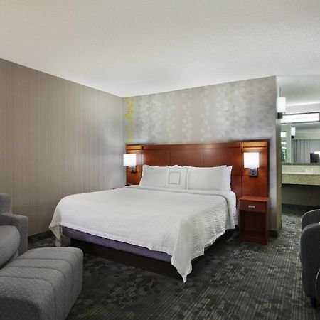คอร์ตยาร์ด ชิคาโก เซนต์ชาร์ลส์ Hotel ภายนอก รูปภาพ
