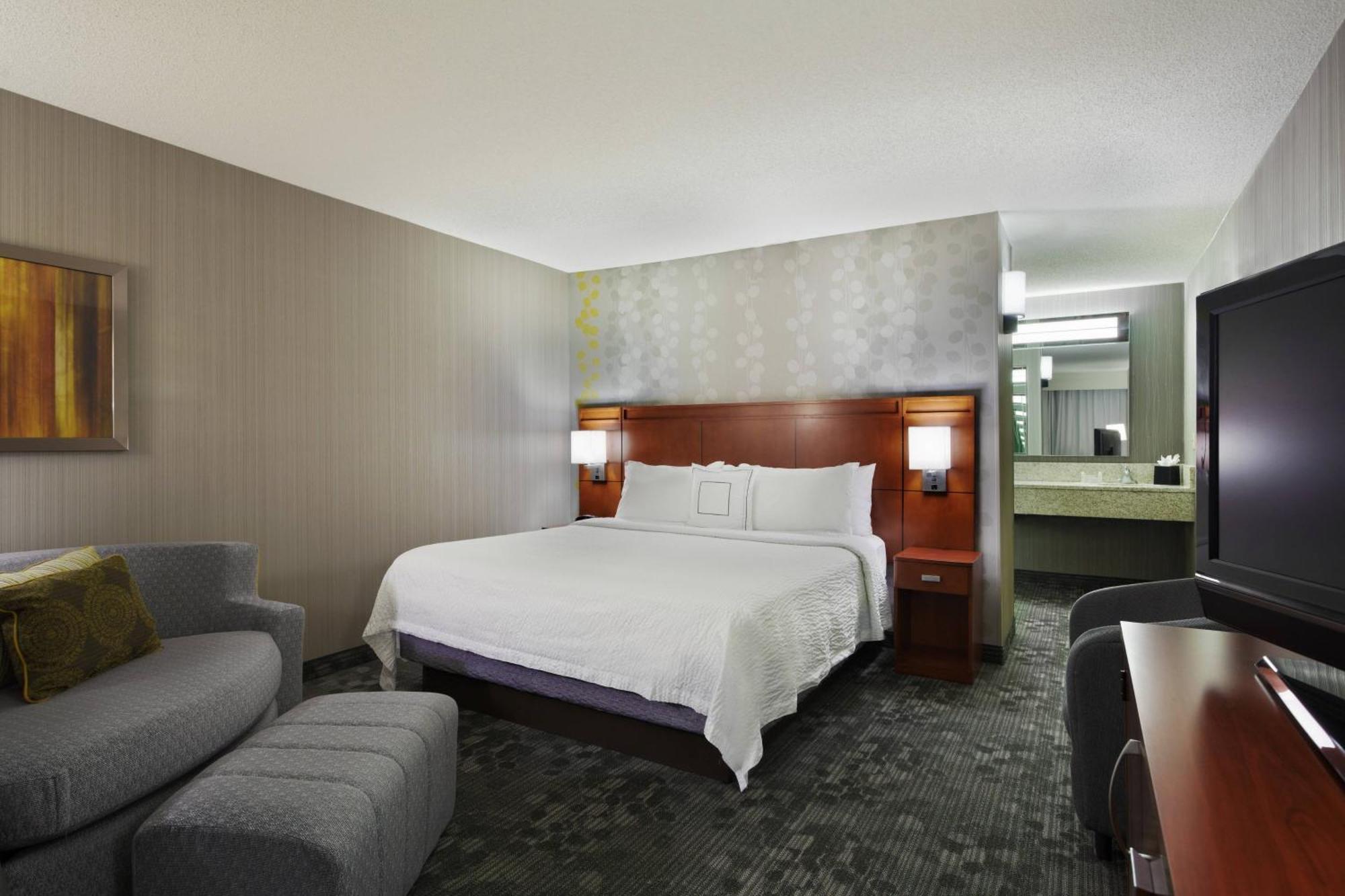 คอร์ตยาร์ด ชิคาโก เซนต์ชาร์ลส์ Hotel ภายนอก รูปภาพ